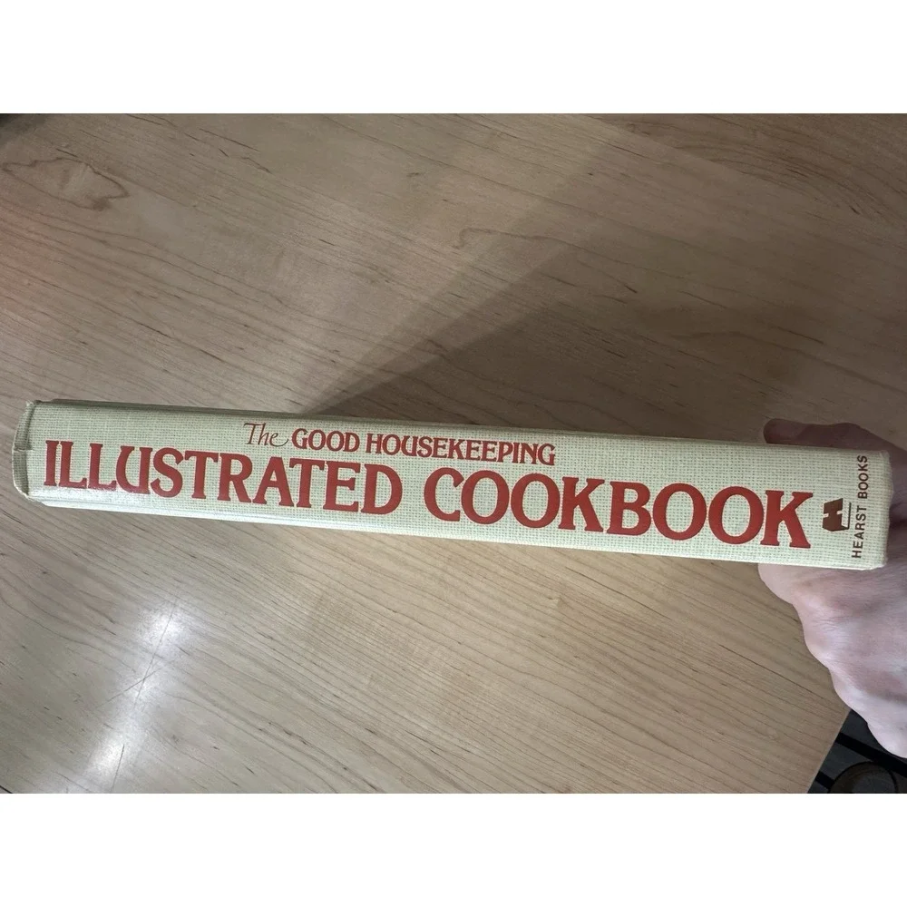 Vintage 1980, The Good Housekeeping Illustrated Cookbook - Zoe Coulson Hardcover